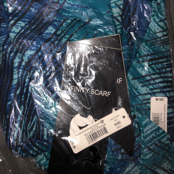 NEW SCARVES ✨ - Picture 2 of 2